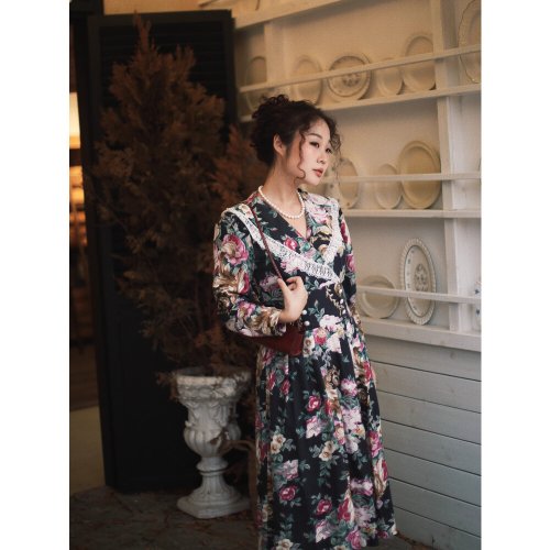 Gaun lengan panjang bunga renda vintage retro untuk wanita